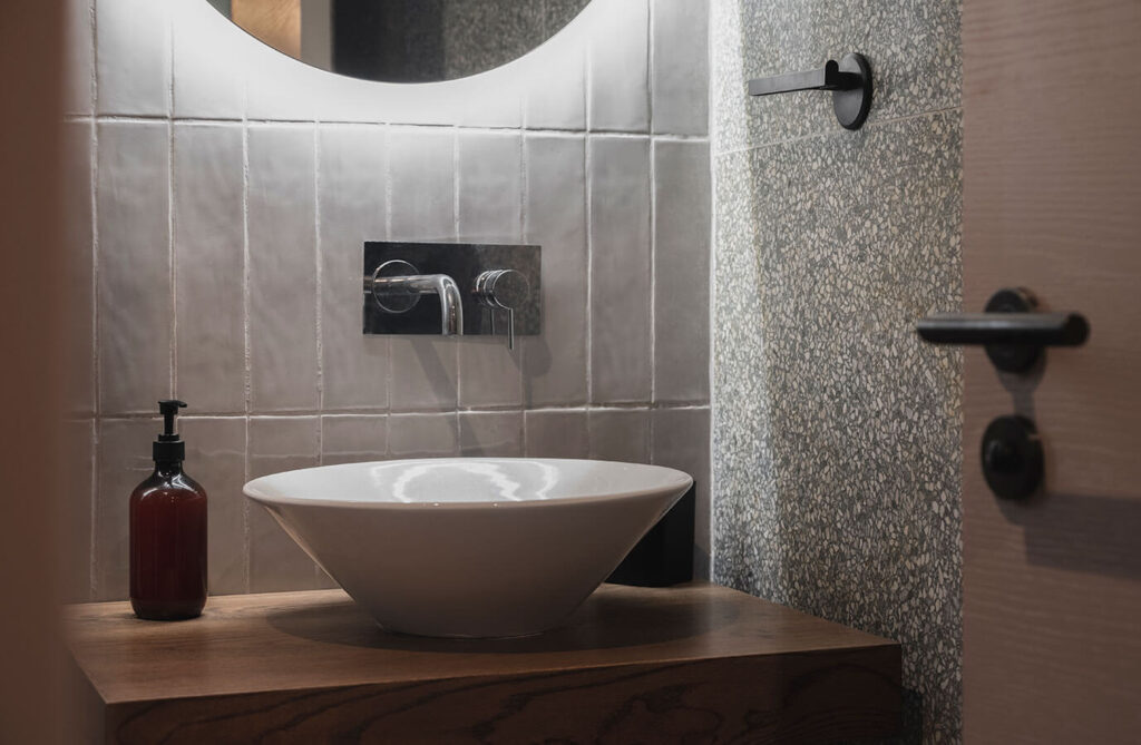 double_or_twin_room_with_balcony_mariarosasuites_003